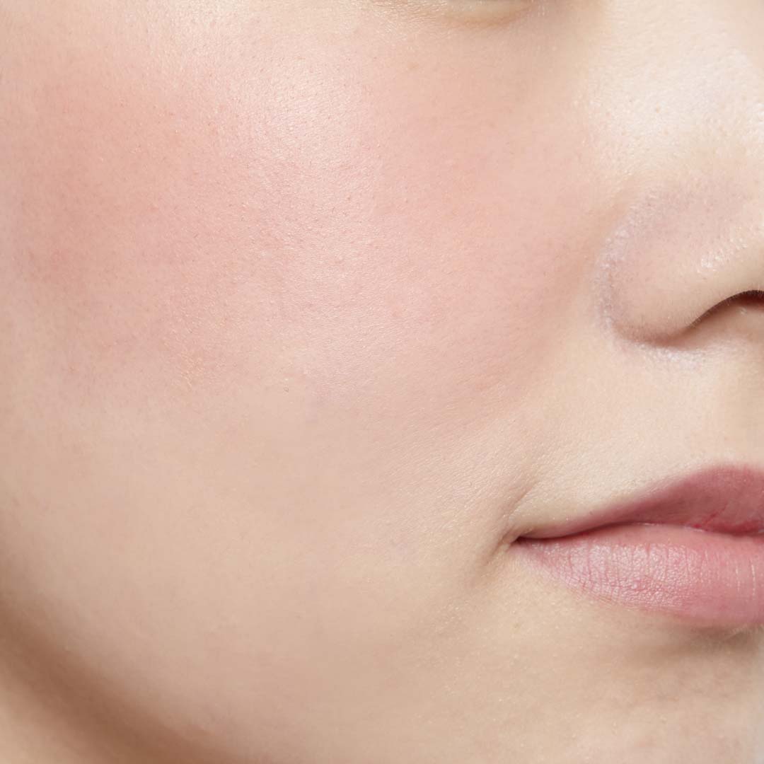 鮮やか発色で色持ちも◎ 周囲の視線を集める青みピンクチークに関する画像31