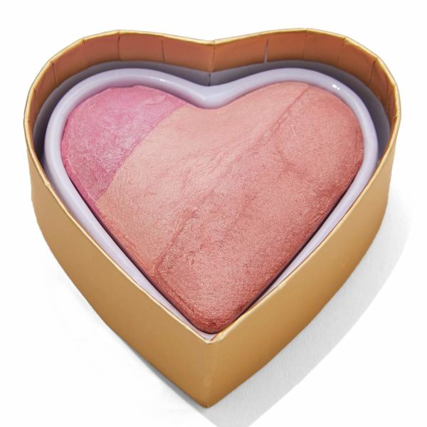 Makeup Revolution(メイクアップレボリューション)ブラッシングハート キャンディークイーン 3つのカラーがブレンドされたチークで立体的なツヤ感ほっぺに!に関する画像14