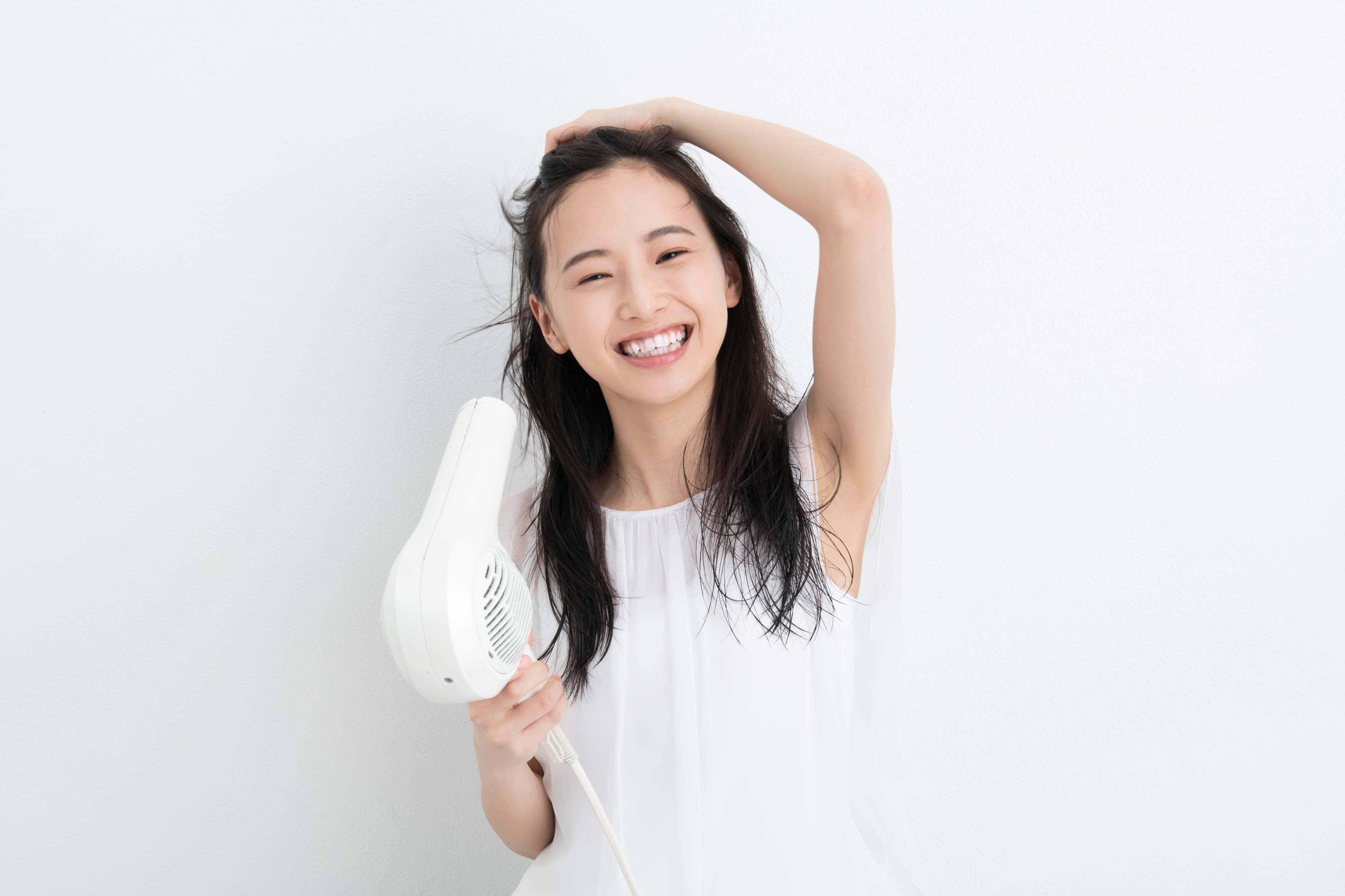 愛用者1,000名以上の声をもとにリニューアル!! ヘアアイロンの熱で傷んだ髪に。補修成分入り サラサラヘアオイル !!に関する画像15