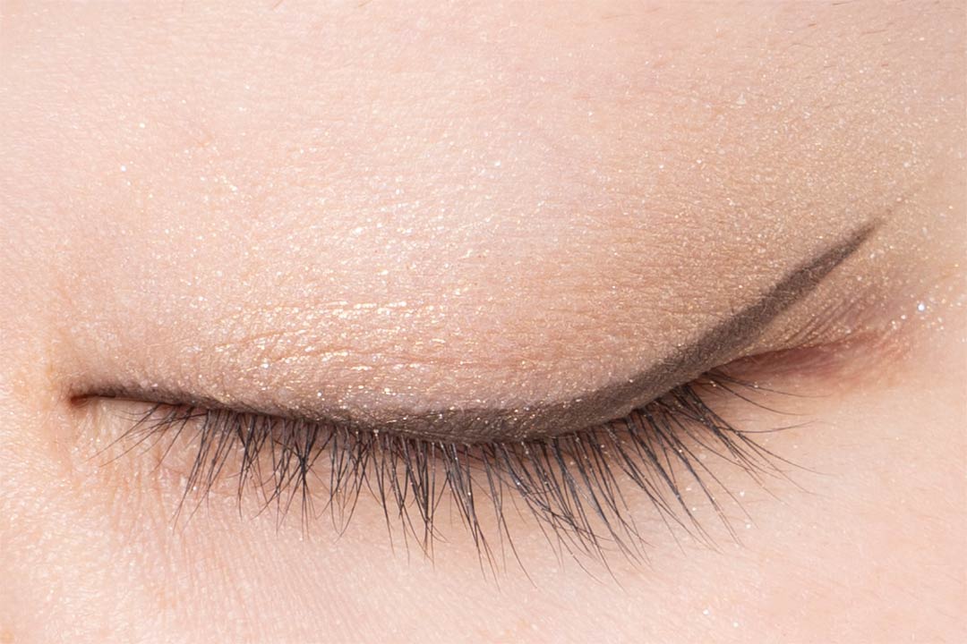 にじみ知らずなのにクレンジングでは簡単に落ちる! 存在感のあるブラックジェルライナーに関する画像18