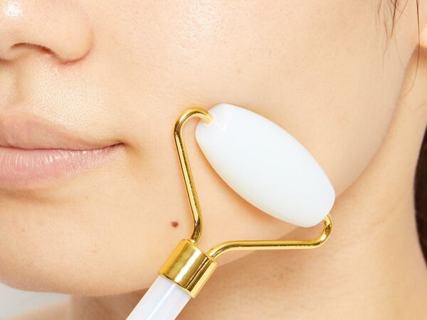 【口コミ付き】sugar.C beauty(シュガーシービューティー)のクォーツフェイシャルローラーで心地よくマッサージ!の画像