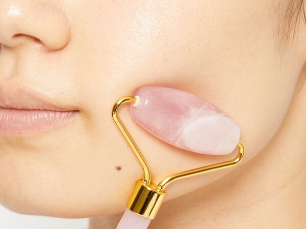 【口コミ付き】sugar.C beauty(シュガーシービューティー)のクォーツフェイシャルローラーで心地よくマッサージ!の画像