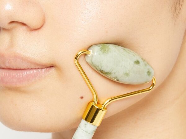 【口コミ付き】sugar.C beauty(シュガーシービューティー)のクォーツフェイシャルローラーで心地よくマッサージ!の画像